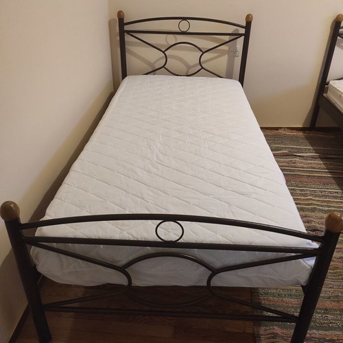 Double bed and single bed set, metal with slats