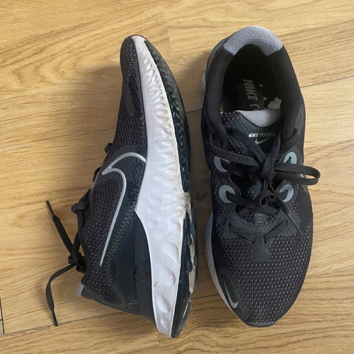 Nike Renew sneakers like new, size 40, black and white