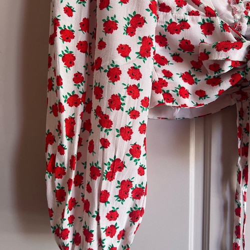 Floral blouse new with ruching, balloon sleeves and open back