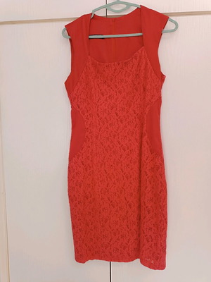 Coral lace dress Rinascimento like new, size M
