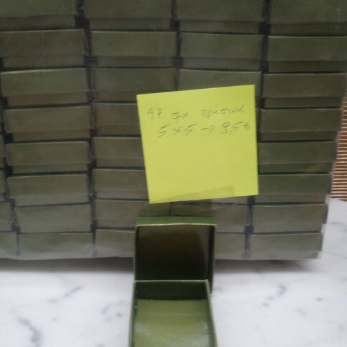 Small green packaging boxes pack of 47, new, 5x5 cm