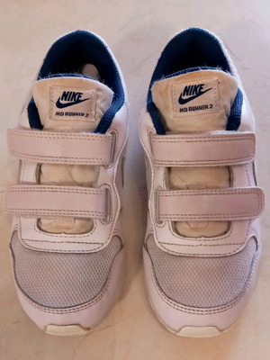 Nike MD Runner 2 μεταχειρισμένα σε πολύ καλή κατάσταση