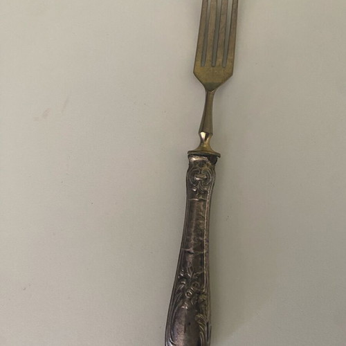 Vintage serving set of 3 pieces used with wear on one handle