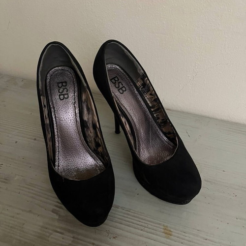 BSB black pumps like new, size 41