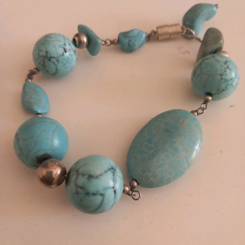 Bracelet with beads and magnetic clasp like new