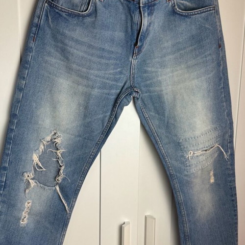 Zara Jean Capri wide fit size 36 used with rips
