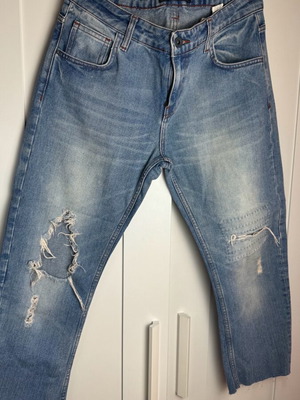 Zara Jean Capri wide fit size 36 used with rips
