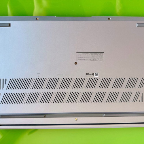 Asus Vivobook S15 OLED 2.8K 120Hz Ryzen 7 5800H 16GB RAM 1TB SSD Windows 11 Home like new