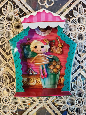 Mini Lalaloopsy Bun Bun Sticky Icing collectible set with house