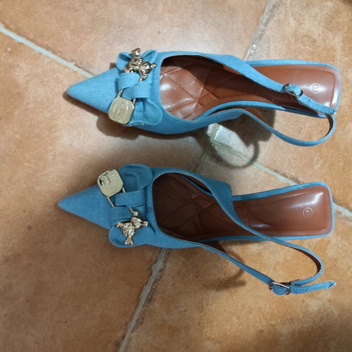 Jeans pumps with gold buckle like new, size 41