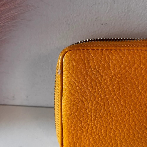 Kem wallet like new, mustard color