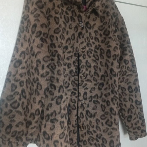 Shirt-style leopard print jacket new with belt, size XS