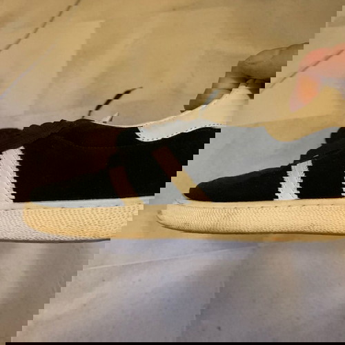 Αθλητικά παπούτσια νούμερο 39 μαύρα και άσπρα σαν καινούργια