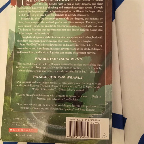 Book Earth Dragons (Dark Wyng) like new, English