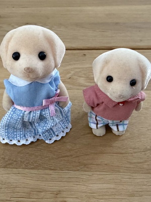 Sylvanian Families dog figures, set of 2 with clothes