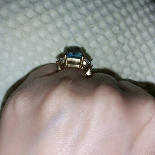 Ring with blue stone and 4 rhinestones, new, gold color