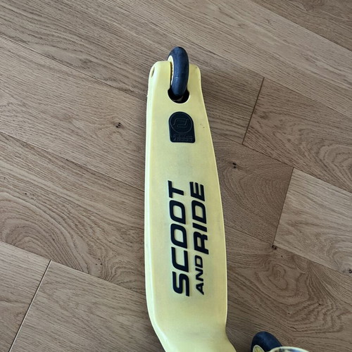 Scoot & Ride Kids Scooter Highwaykick 1 3-Wheel used, yellow