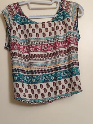 Bershka Summer Printed Top with Back Opening like new