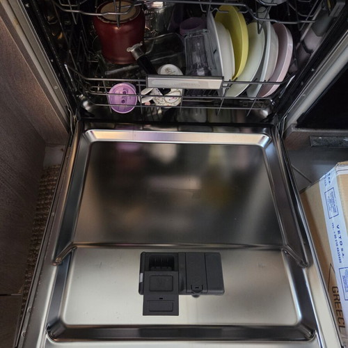 Whirlpool Powerclean dishwasher used, quiet with multiple programs