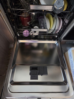 Whirlpool Powerclean dishwasher used, quiet with multiple programs