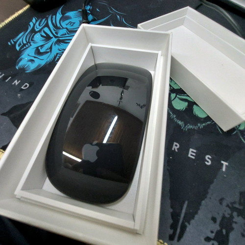 Apple Magic Mouse 2 Black like new, Lightning port