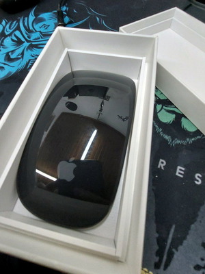 Apple Magic Mouse 2 Black like new, Lightning port
