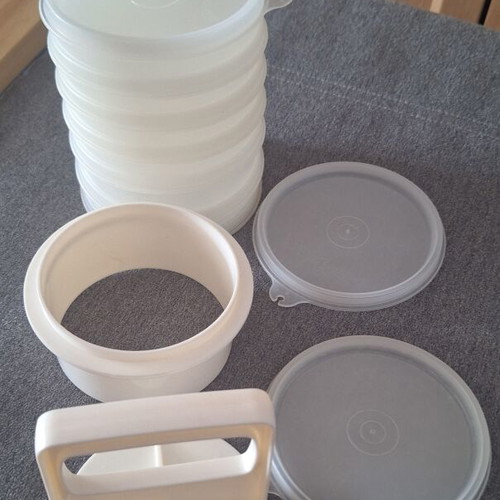 Tupperware hamburger set 6 containers with lid and press, like new, collectible old color