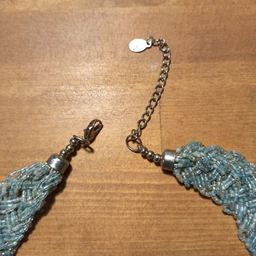 Beaded necklace like new, turquoise