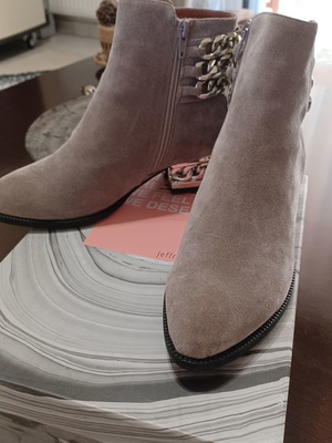 Jeffrey Campbell ankle boots new, grey suede leather, size 36