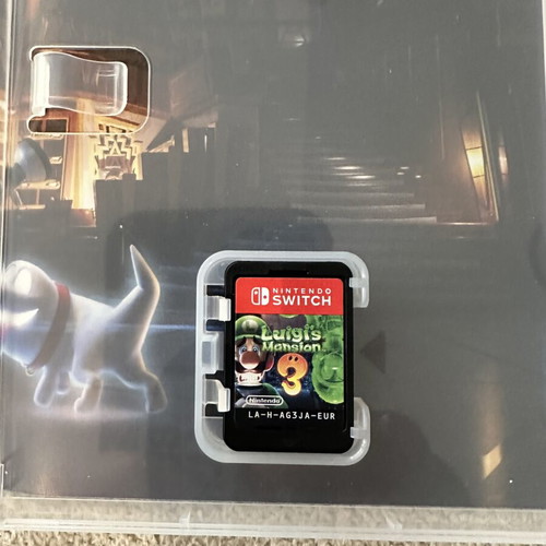Luigi's Mansion 3 Nintendo Switch игра като нова, английска корица