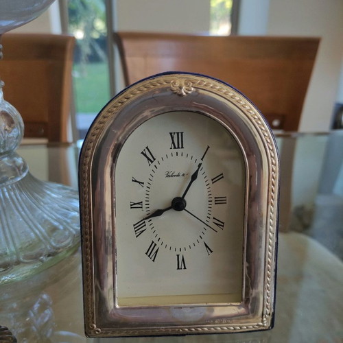 Table clock used with 925 silver frame and velvet texture