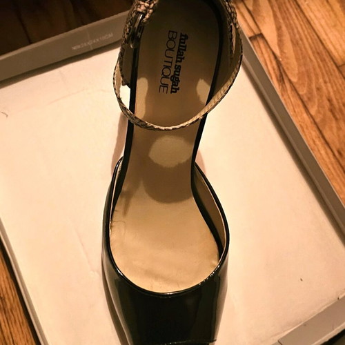 Black patent leather sandals with snakeskin design like new, size 41