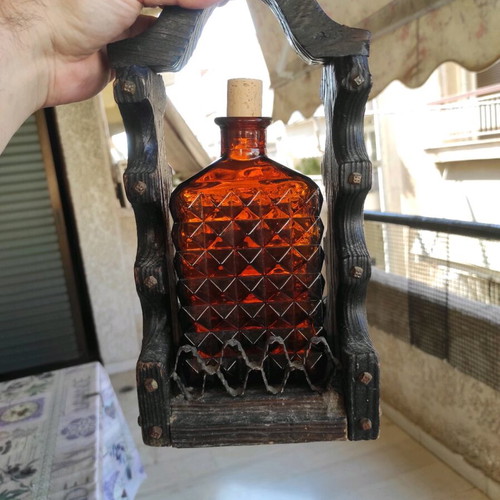 Old Spanish Amber Whiskey Bottle Liquor Decanter with Wooden Holder like new