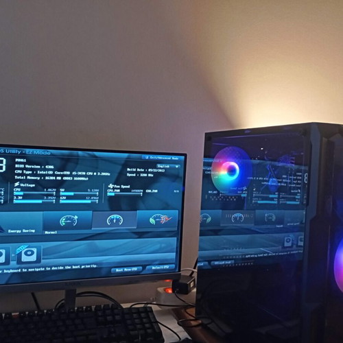 PC i5 3470 with 16GB RAM and AMD Radeon R9 280