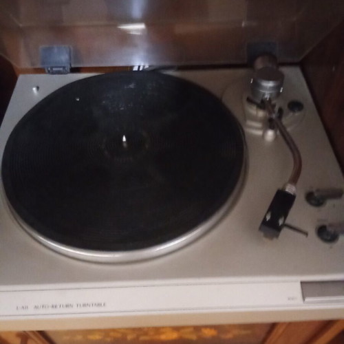Vintage JVC Hi-Fi Stereo System with Turntable, Cassette Player, Equalizer, 2 Speakers and 5 Vinyl Records