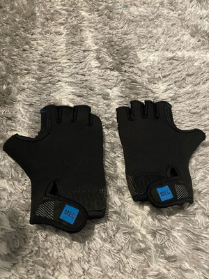 Cycling gloves used