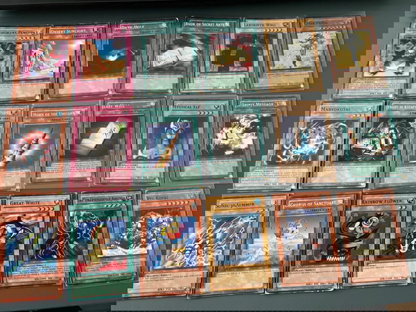92 1st edition Yu-Gi-Oh! vintage cards
