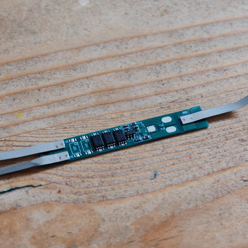 BMS 2S 4.5A 7.4V battery management system