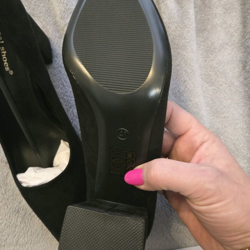 Suede pumps new size 41 with gold details, Ideal Shoes