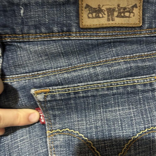 Levi's γυναικείο τζιν παντελόνι 570 σαν καινούργιο, μέγεθος 38
