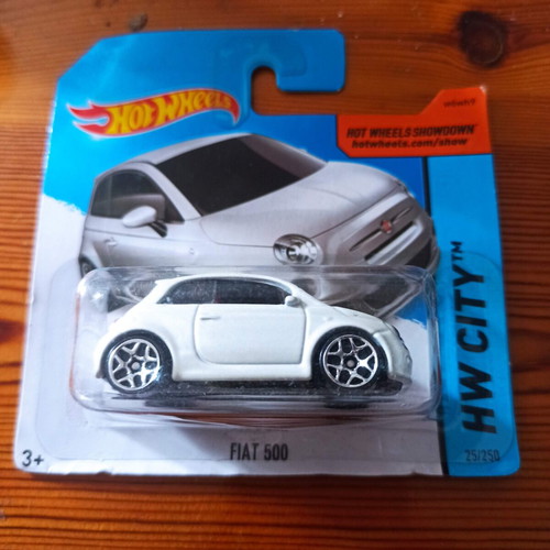 Hot Wheels Fiat 500 White 2014 new sealed