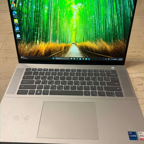 Dell Inspiron 16 5620 laptop i7-1255U 16GB RAM 512GB NVMe SSD