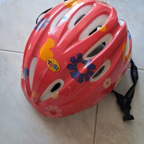 Pink adjustable children's helmet