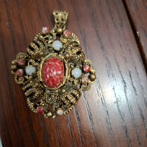 Vintage pendant used with red and white stone, gold design