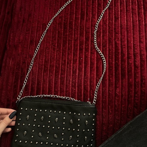 Leather handbag like new with chain, black and gray