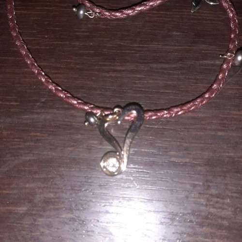 Knitted leather-type necklace burgundy new