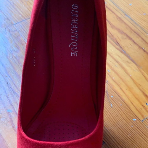 Red pumps like new, size 37
