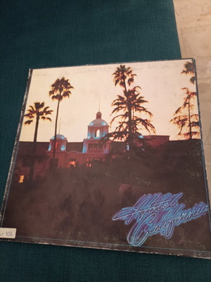 ΠΩΛΕΙΤΑΙ ΤΟ ΑΥΘΕΝΤΙΚΟ LP ΤΩΝ EAGLES "HOTEL CALIFORNIA"