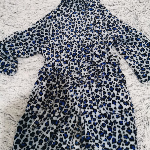 Women's fleece robe like new, blue leopard print with hood