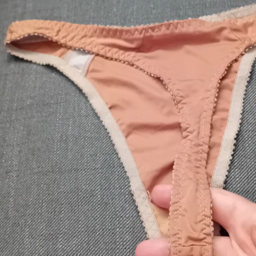 Triumph string M, beige